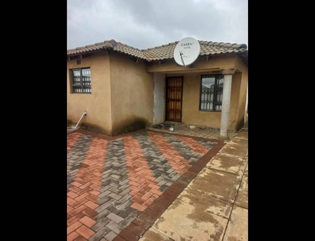 2 BEDROOM HOUSE FOR SALE IN PROTEA GLEN EXT